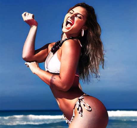 Talia Pissiali exclusive model picture