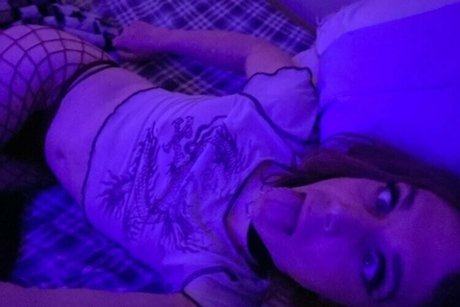 jizzyjennaa erotic model gallery