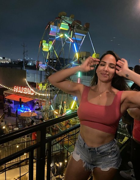 big tits midget onlyfans free nude photo