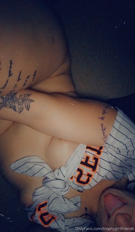 trophygirlfriendk naked actress pic