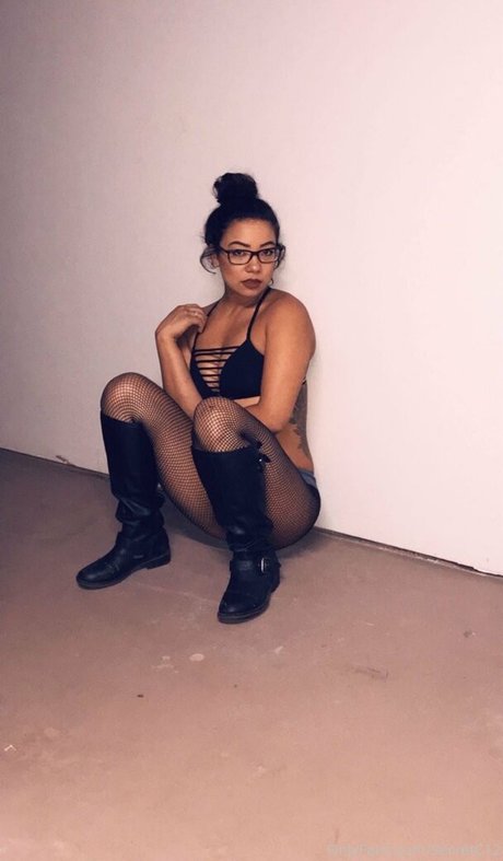 secretc12 beautiful model img