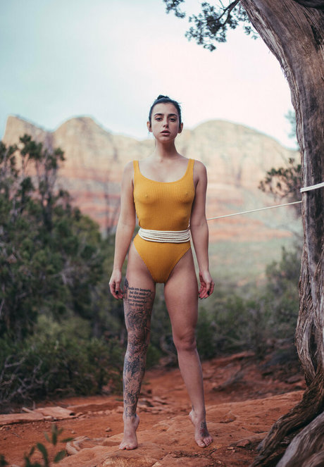 Reedsuicide nudes actress images