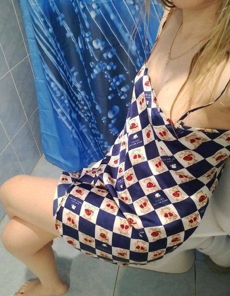 oksanamora pornographic model picture