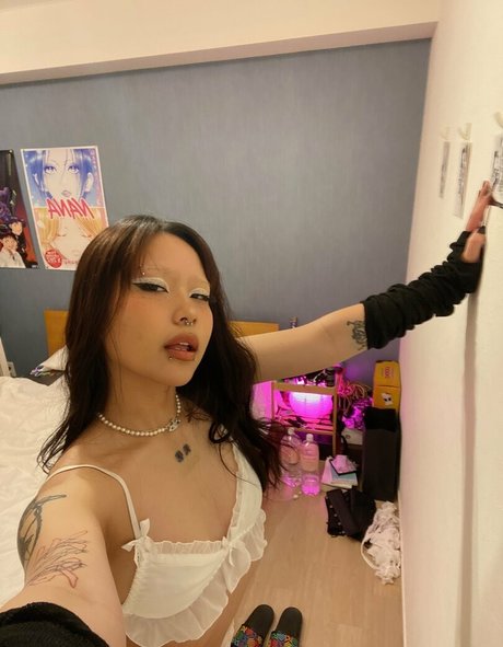 yacchi model adult images