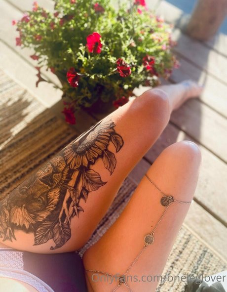 oneleglover hot model img