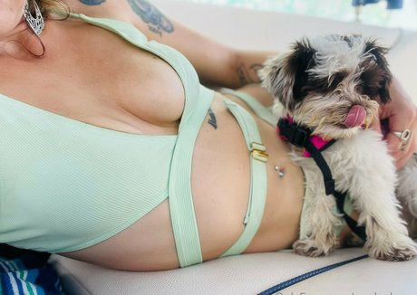 oneleglover model xxx image