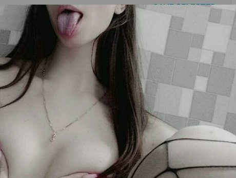 oneleglover pornstar erotic pictures