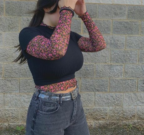 Sarah Lynne Marie star sexy picture