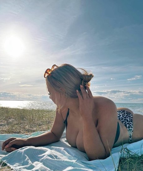 Charlotte Page beautiful star picture