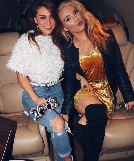 Caroline Wall model perfect gallery