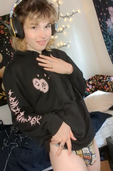 NeriiLune pornstar art pics