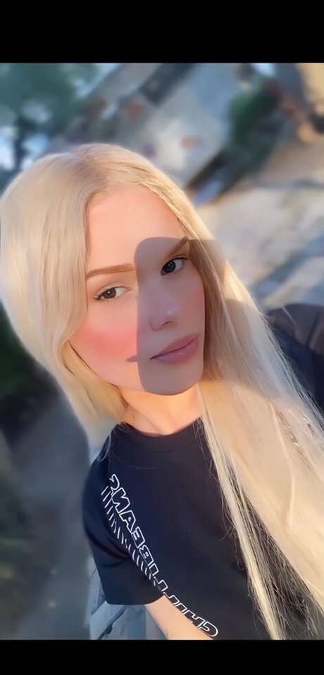 Maia Feel exclusive star pics