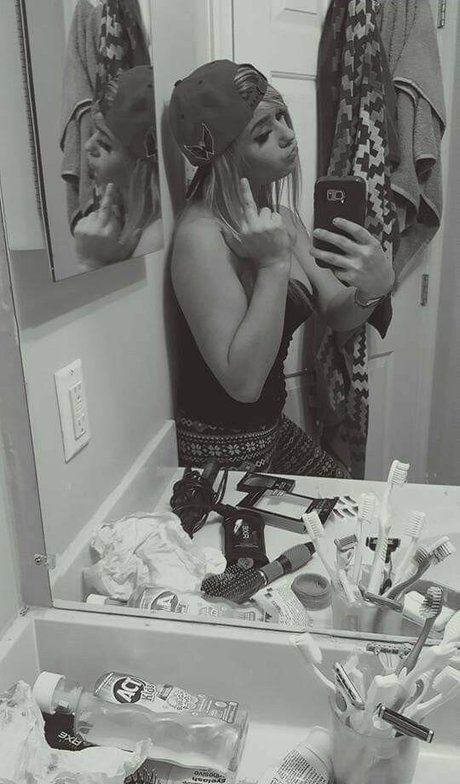 Daria Thibault sexy pornstar pictures