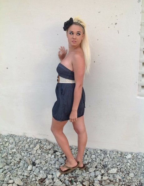 Daria Thibault art model img