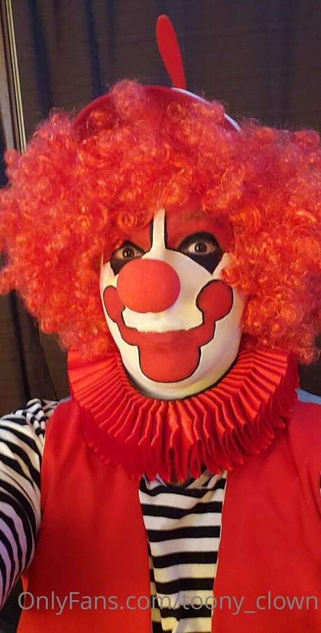 toony clown nice model pic