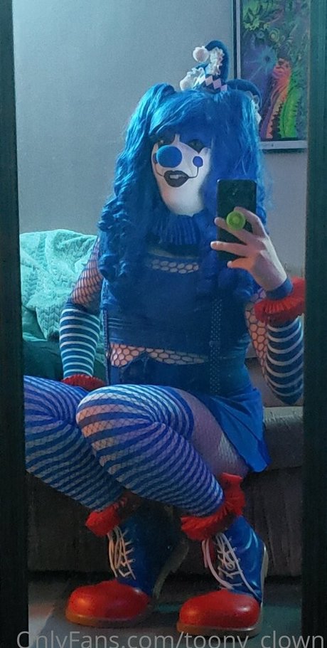 toony clown model hd images