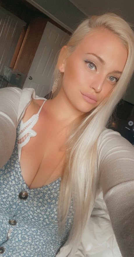 savannahpaigevip adult actress pictures