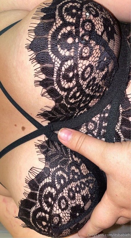 itsbabieh art model photos