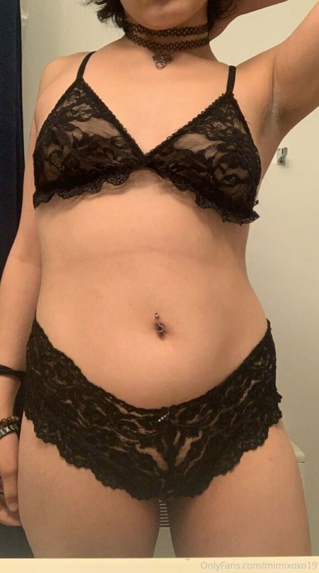 lovelylatinaxoxo art model pics