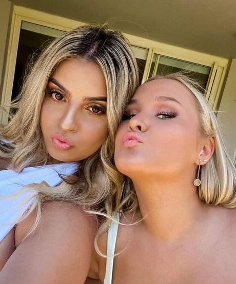 Chloe C star art pictures