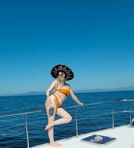 tenacioustaurusfree adult actress photo