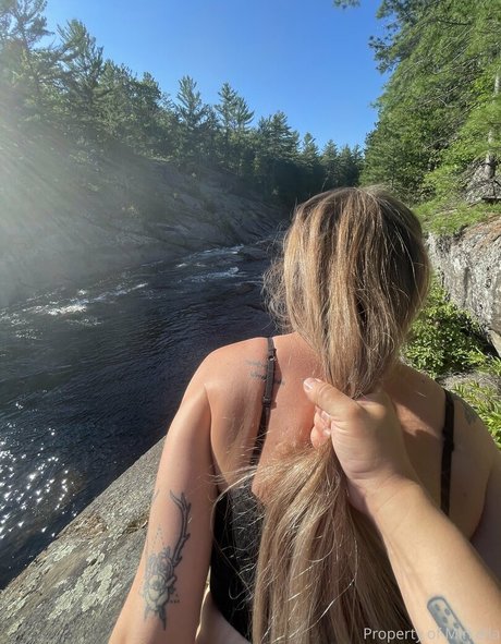 ms miri top model image