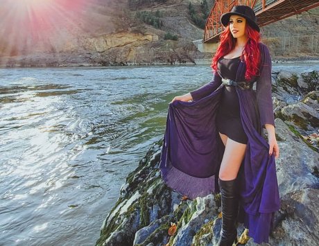 Madison Agnew sexy star galleries