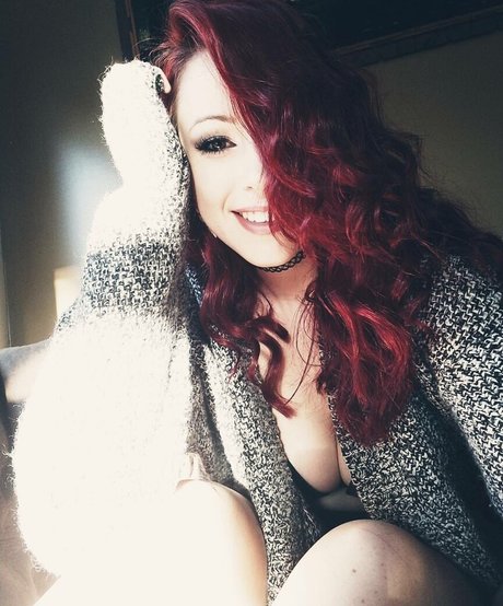 Madison Agnew model top pic