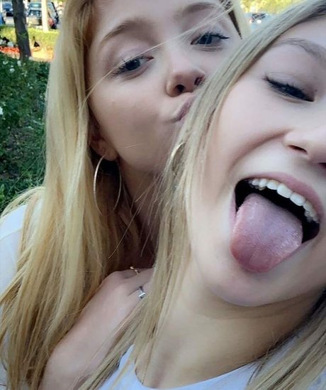 Autumn Miller beautiful actress photo