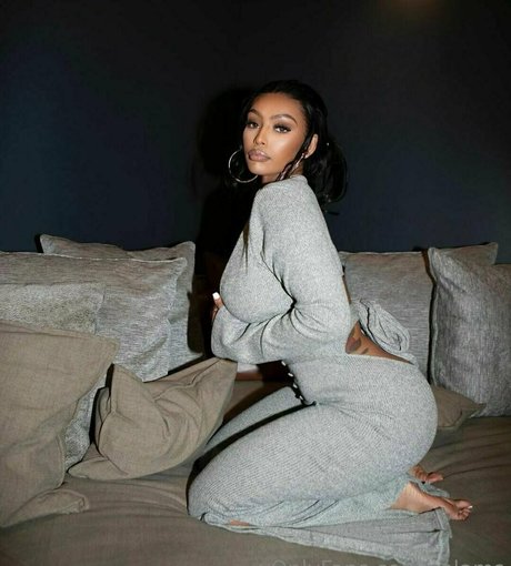 selams model xxx photo