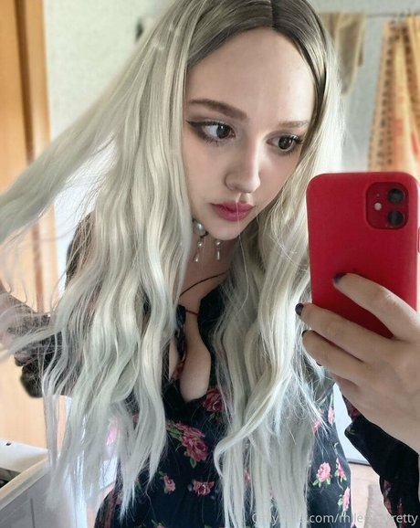 milena pretty model high quality photo