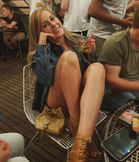 Elizabeth Height hd star pic