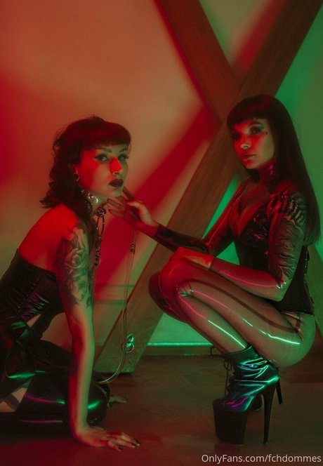 fchdommes erotic model pictures