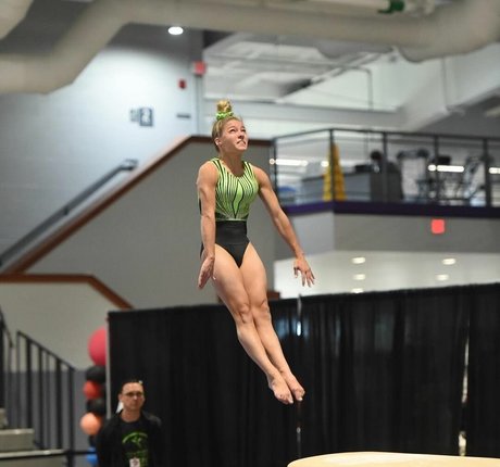 Isabella DuCharme model sexy photos