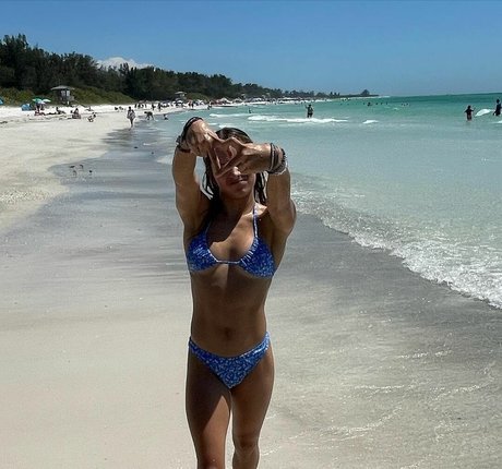 Isabella DuCharme star hd img