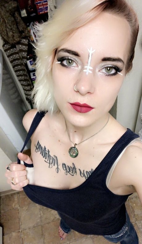 valkyriequeen27 erotic model archive