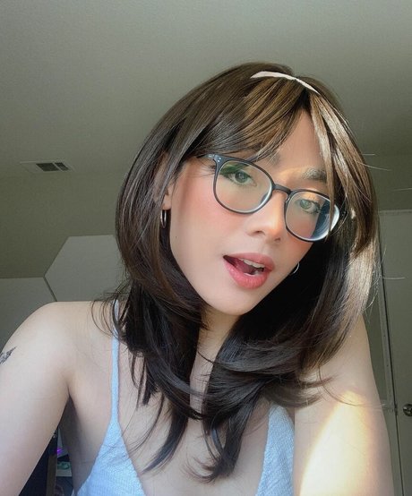 honeebelle model high quality img