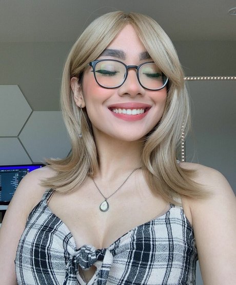 short teen onlyfans hd images