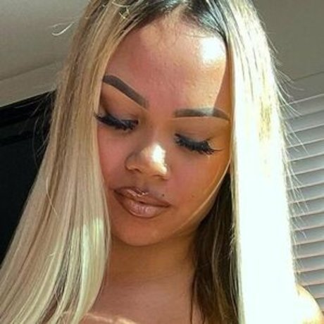 saige y model nude picture