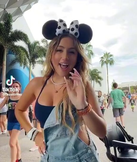 Ava Kolker hot pornstar photo