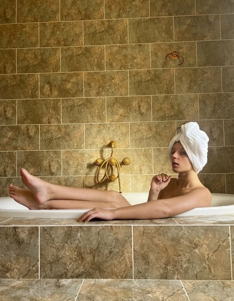 lea renez nude actress img