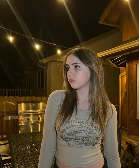 Lexy Kolker star free photos