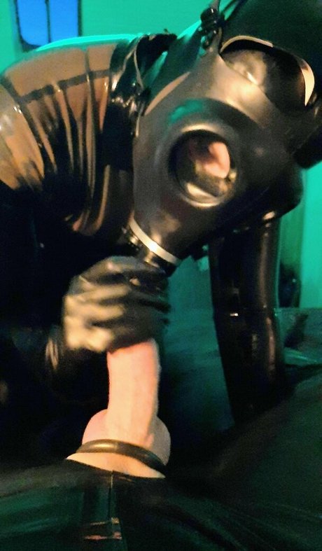 heavyrubberette xxx pornstar image