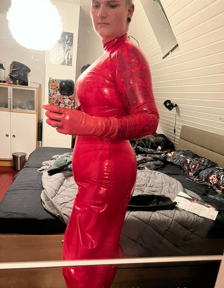 heavyrubberette free pornstar galleries