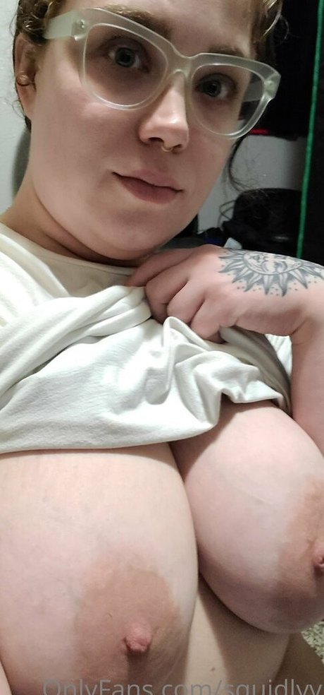 thequeenhasarrived model nudes galleries