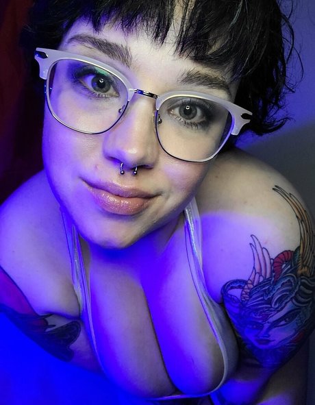 thequeenhasarrived star high quality photos