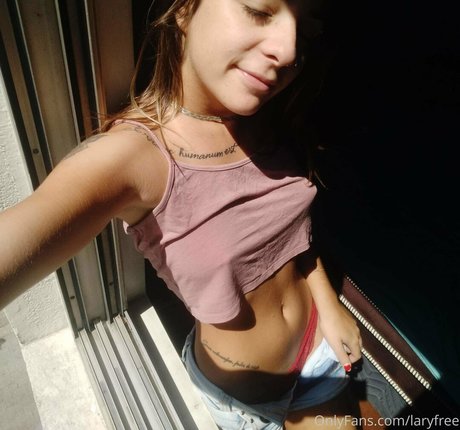 laryfree nice actress images