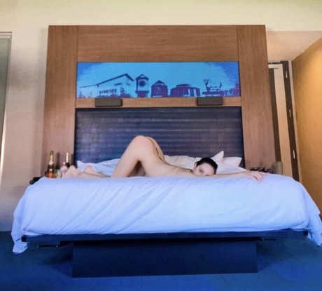 Taylor Weeks pornstar pretty galleries