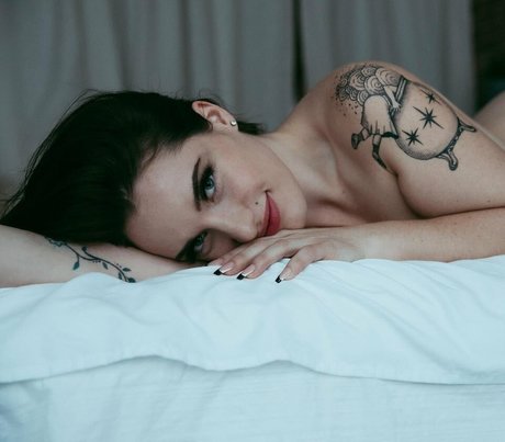 male onlyfans nudes image