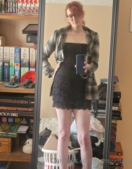 transgirltoes nude actress pic